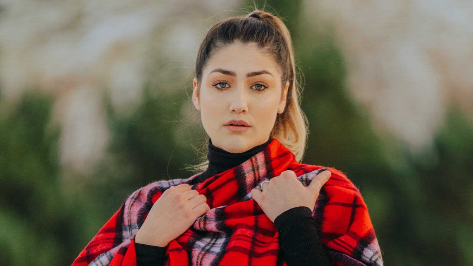 Best Winter Cashmere Scarves for Ultimate Comfort