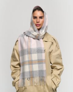 Soft cashmere scarves made in Scotland